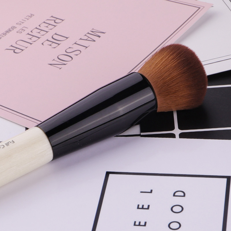 Powder Makeup Brush Wood Handl - Beauty Queen Makeup บทวิจารณ์และราคา