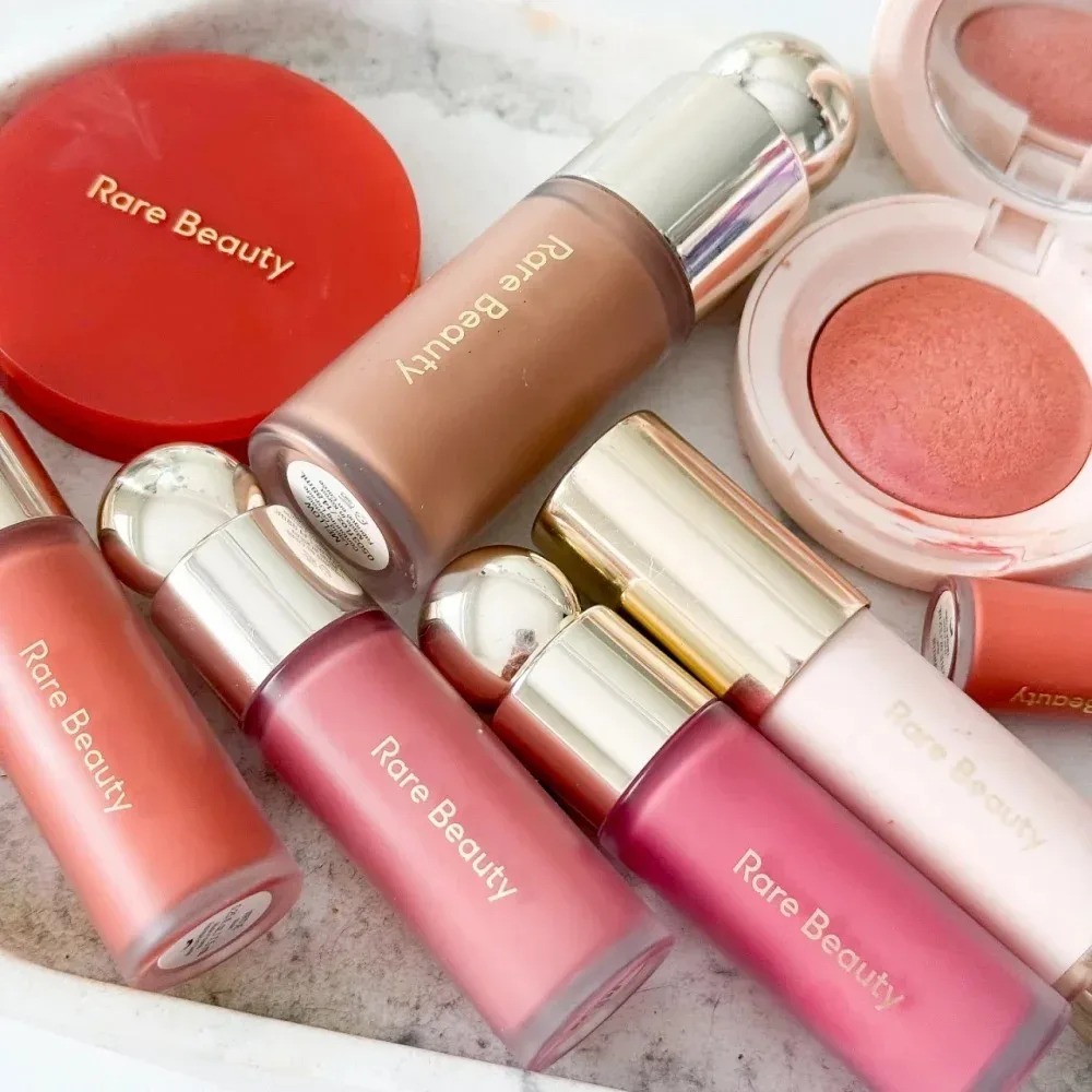 Rare Beauty Lip Gloss Liquid B - Beauty Makeup Look บทวิจารณ์และราคา