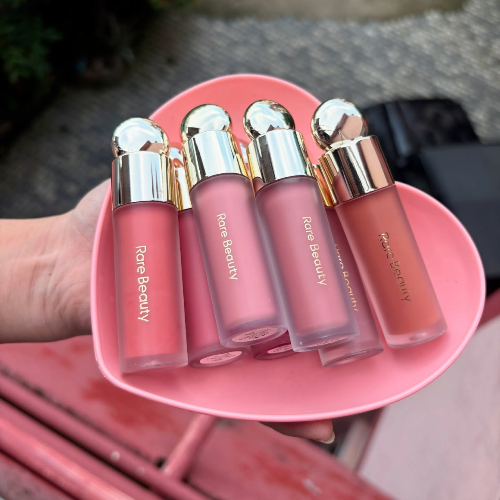 Rare Beauty Lip Gloss Liquid B - Beauty Makeup Look บทวิจารณ์และราคา